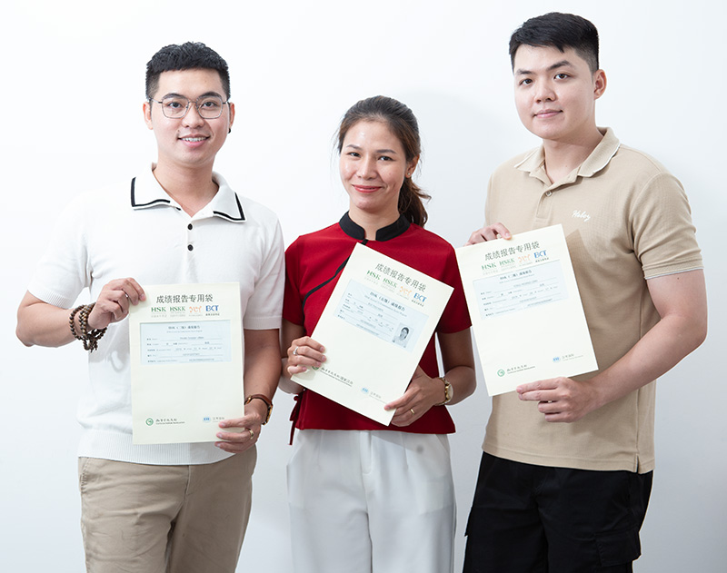 Học viên Luyện thi HSK các cấp uy tín lấy được chứng chỉ