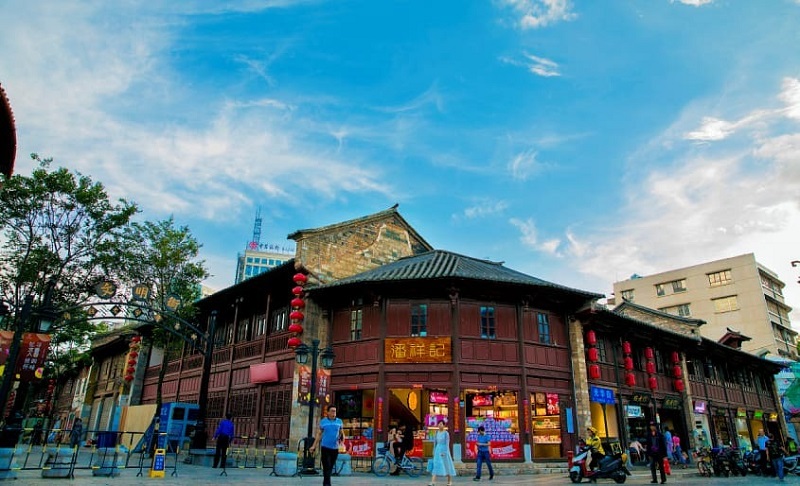 Du lịch Côn Minh với phố đi bộ Nam Bình