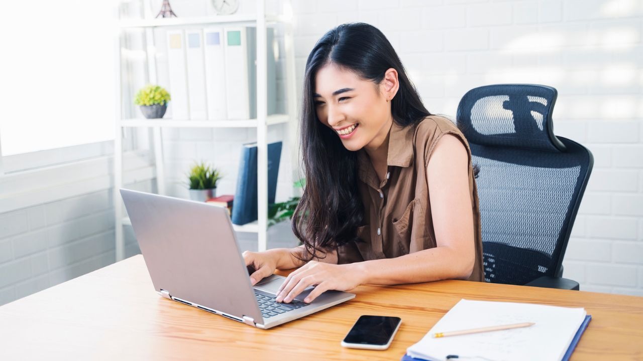Làm việc trên máy tính