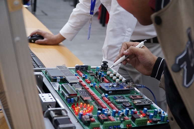 Kiểm tra kỹ thuật