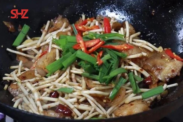 Thịt heo xào rễ diếp cá Quý Châu