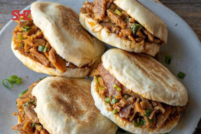 10 Đặc Sản Tây An Trung Quốc Nên Thử Khi Du Lịch 3 Bánh mì kẹp thịt Roujiamo ở Tây An