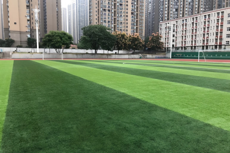 Sân bóng đá Đại học Dệt may Vũ Hán